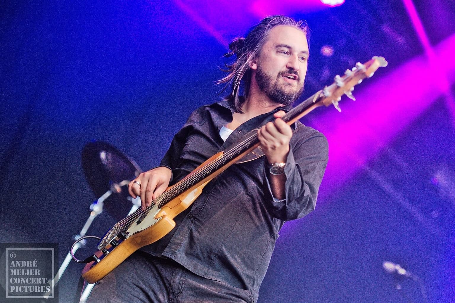 Simon Radner performing at a festival