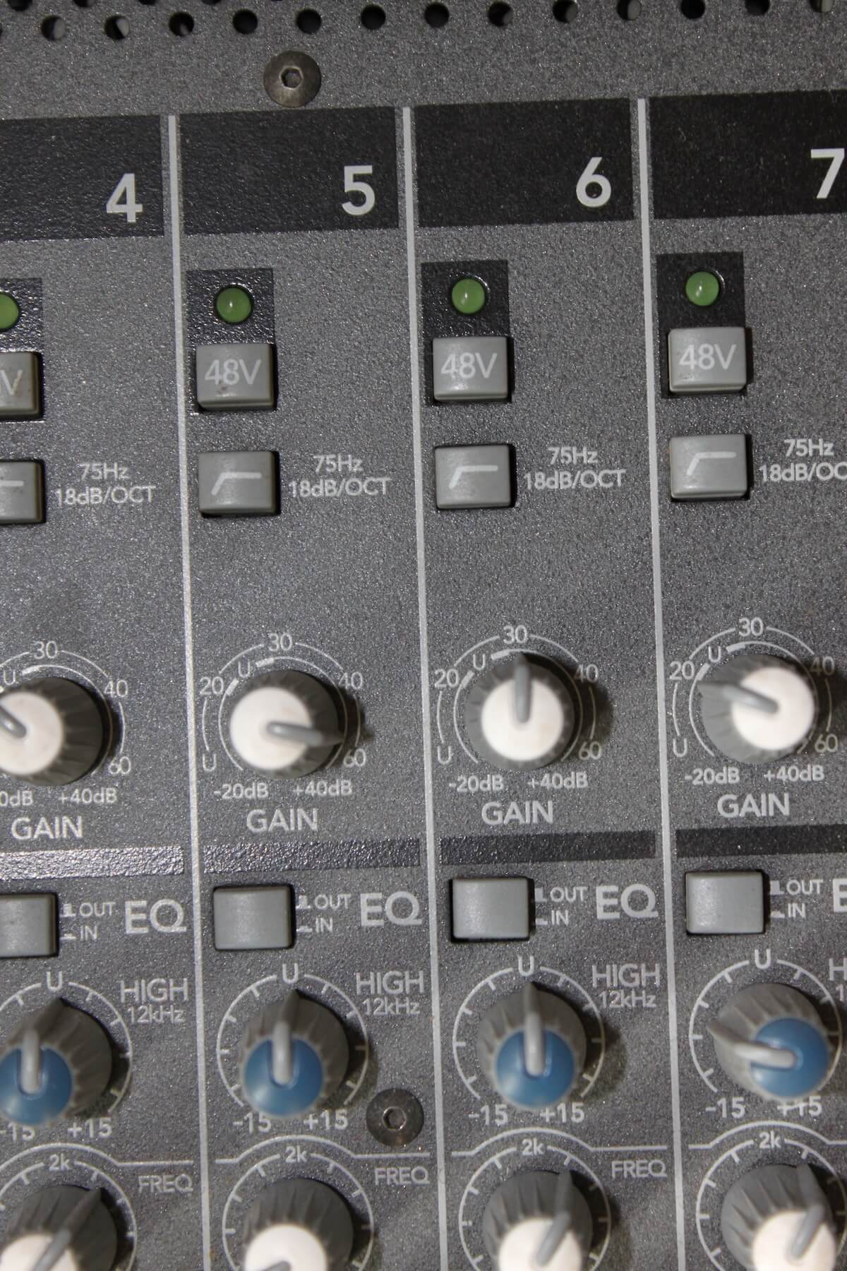 Analog mixing desk channels